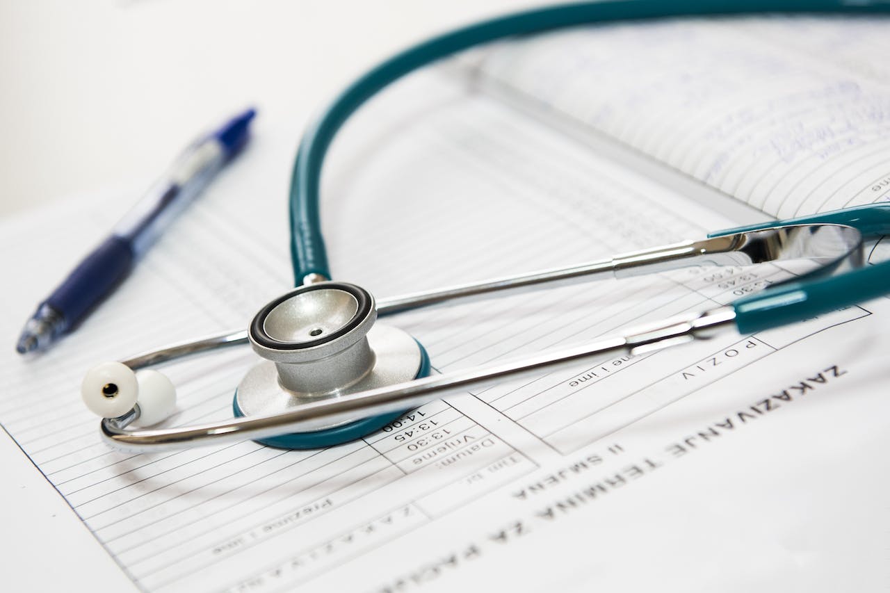 découvrez comment la complémentaire santé solidaire peut vous aider à couvrir vos frais optiques. profitez d'une protection renforcée pour vos dépenses en lunettes et lentilles, afin de garantir votre bien-être visuel sans.aggravation financière.